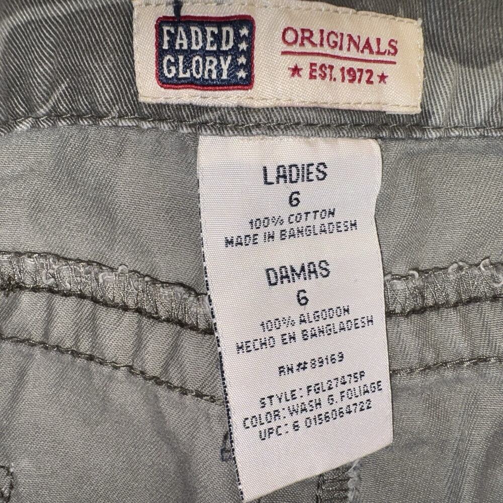 Vintage Faded Glory Originals Capri Jeans - Size 6- Tropical Camo - Picture 4 of 9